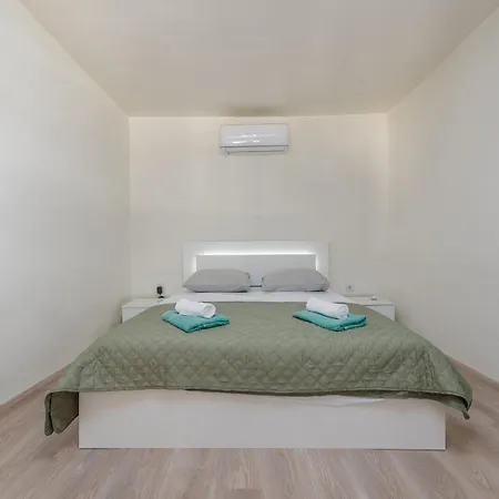 Burgija With Pool ベンコヴァツ