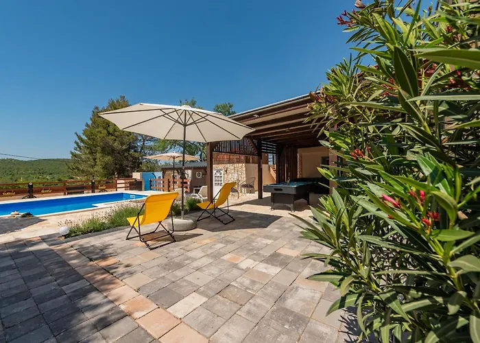 Ferienhaus Burgija With Pool *