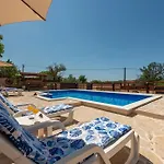 Burgija With Pool