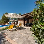 Casa vacanze Burgija With Pool *