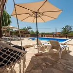 Casa vacanze Burgija With Pool Benkovac