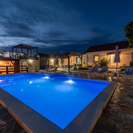 Burgija With Pool