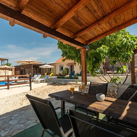Burgija With Pool *