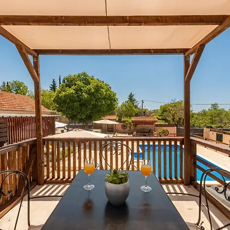 Burgija With Pool *