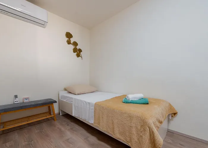 Burgija With Pool Benkovac