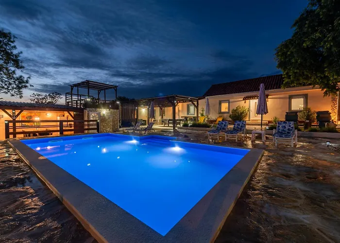 Burgija With Pool