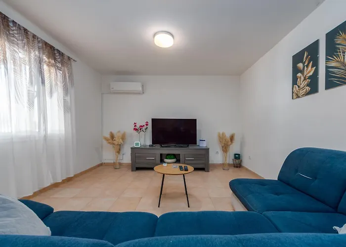 Holiday home Burgija With Pool Benkovac