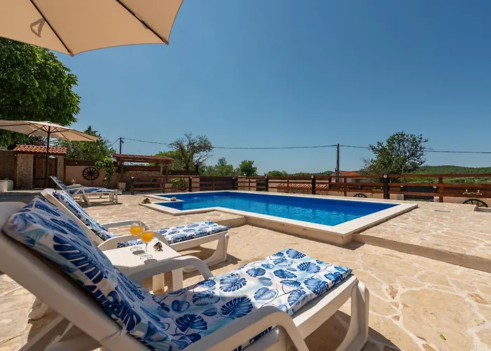 Burgija With Pool
