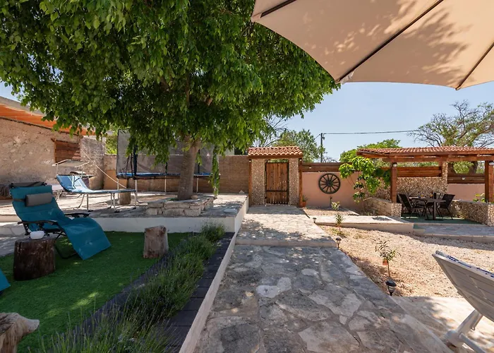 Burgija With Pool Benkovac