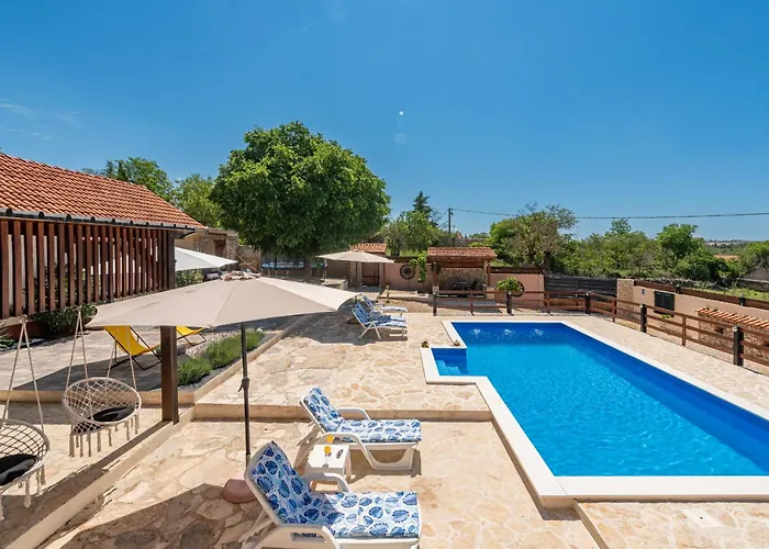 Burgija With Pool Benkovac