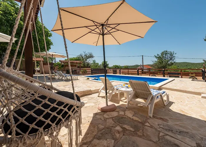 Holiday home Burgija With Pool Benkovac